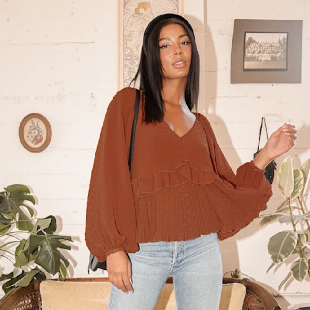 Lulu's Swiss Dot blouse with wide flowy sleeves and peplum bottom orange small